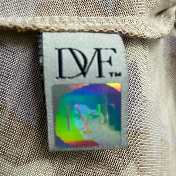 DVF 100% silk wrap dress with hood - Picture 8 of 9